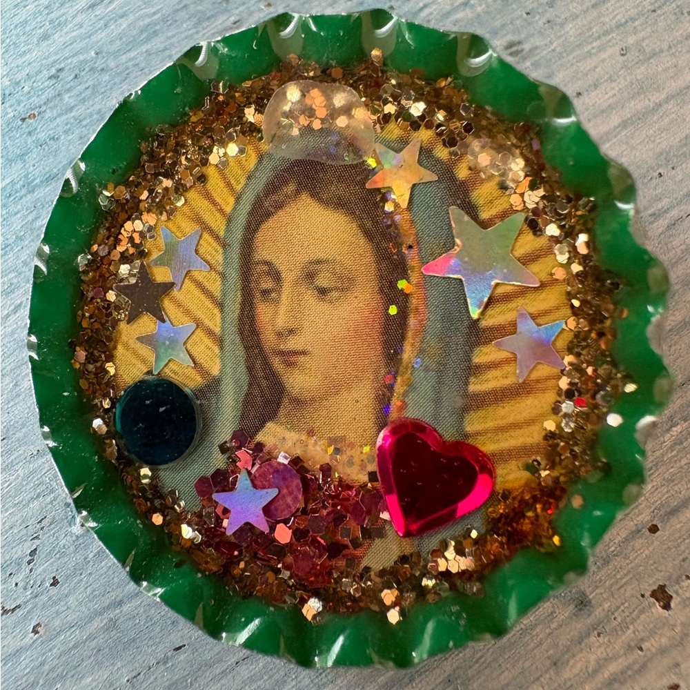 From Santa Fe, NM a Hand-Crafted Virgin Mary Bottlecap Shrine Pin with Sequins - Picture 4 of 7